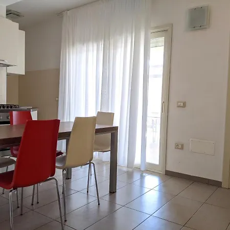 Aparthotel Fiorita *